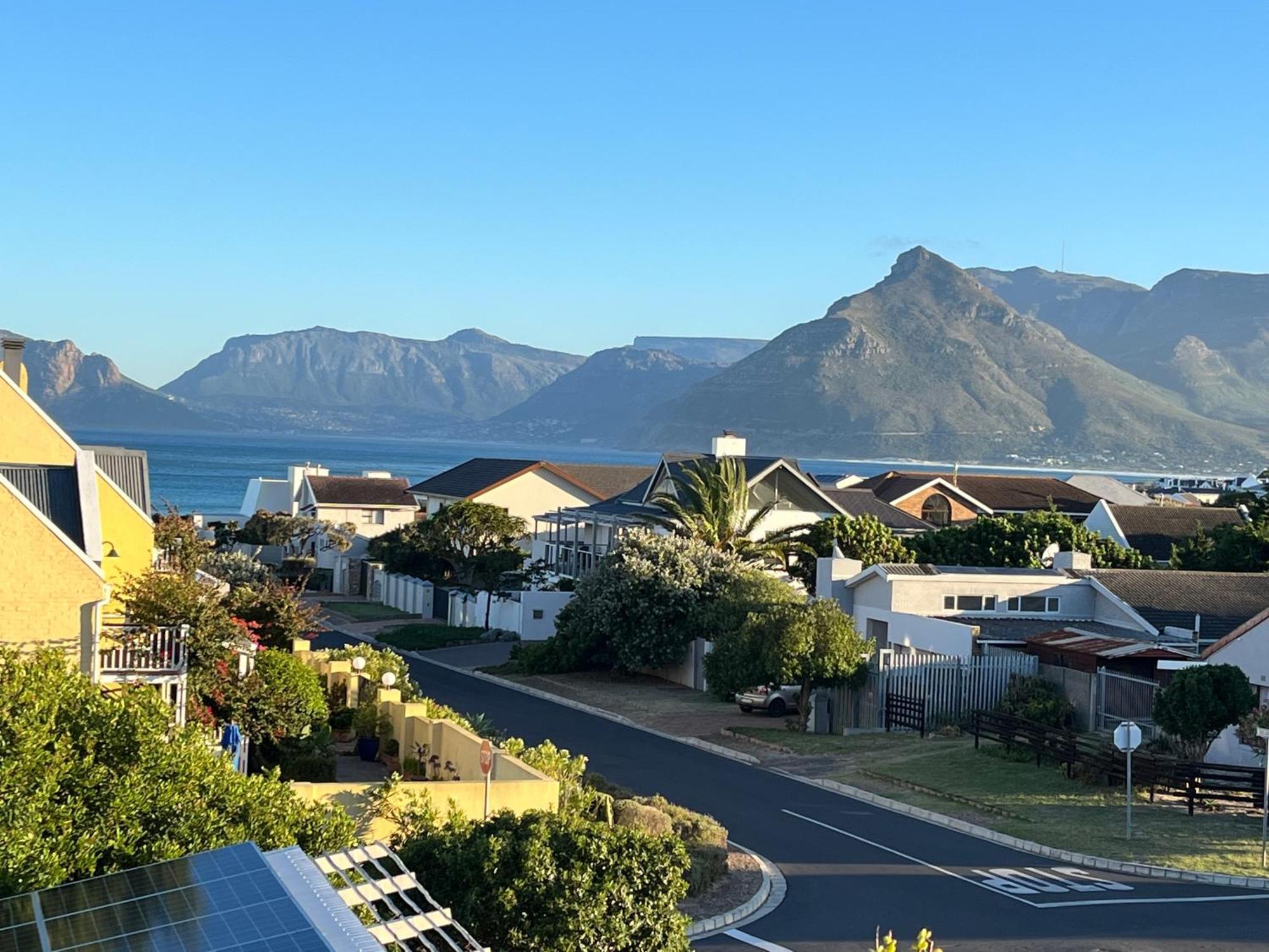 Storyhouse In Kommetjie Exterior photo